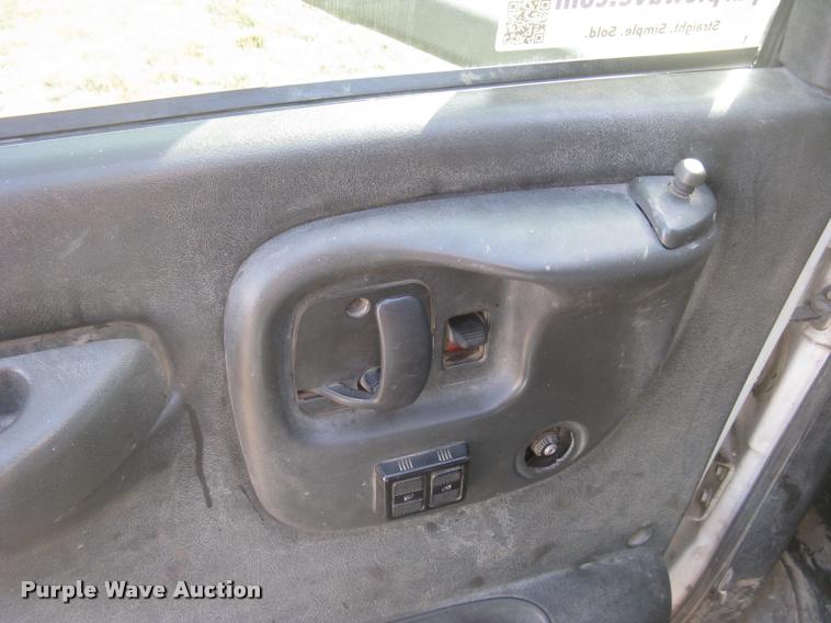 image for item L3943 2004 GMC C5500 flatbed truck