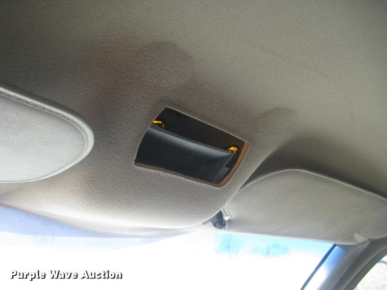 image for item L3943 2004 GMC C5500 flatbed truck