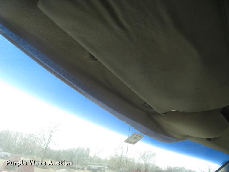 image for item L3943 2004 GMC C5500 flatbed truck