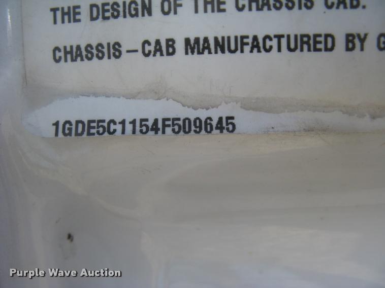 image for item L3943 2004 GMC C5500 flatbed truck