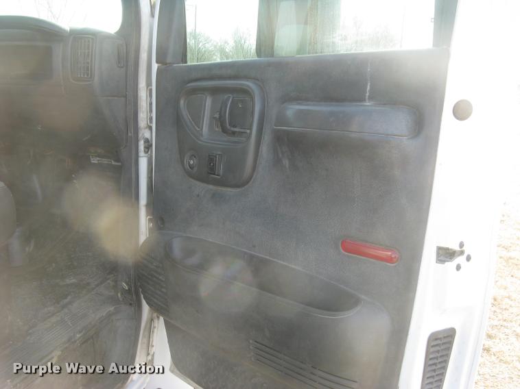 image for item L3943 2004 GMC C5500 flatbed truck