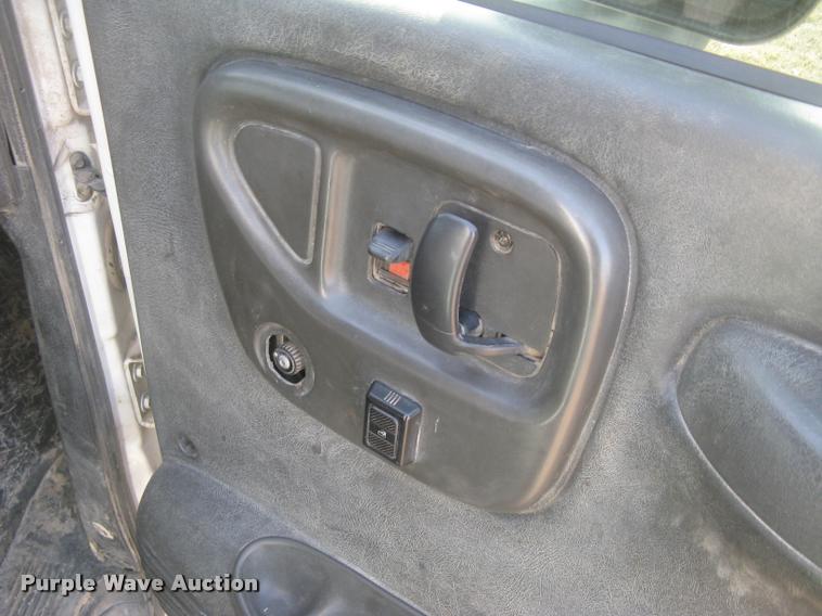 image for item L3943 2004 GMC C5500 flatbed truck