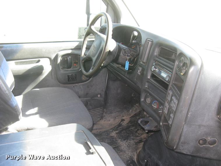 image for item L3943 2004 GMC C5500 flatbed truck