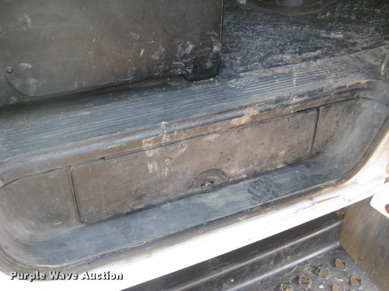 image for item L3943 2004 GMC C5500 flatbed truck