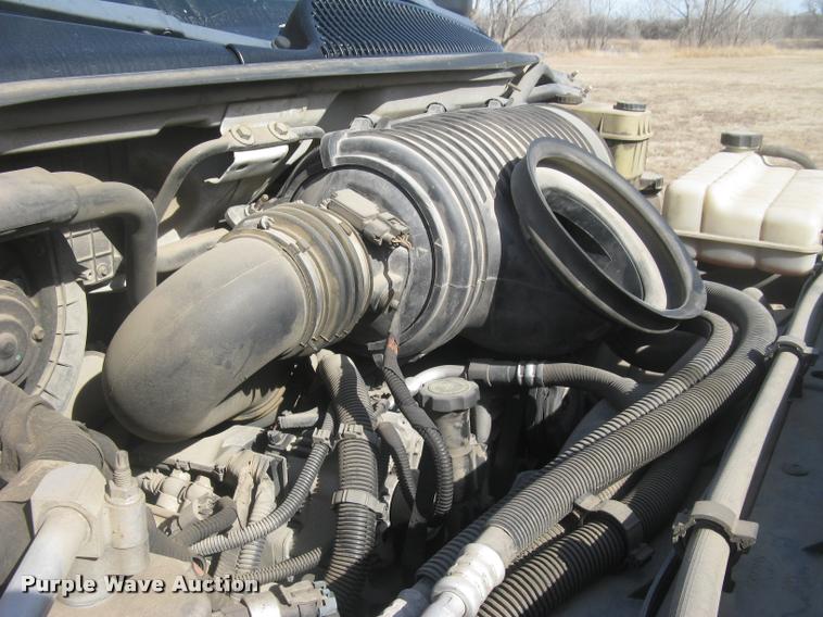 image for item L3943 2004 GMC C5500 flatbed truck