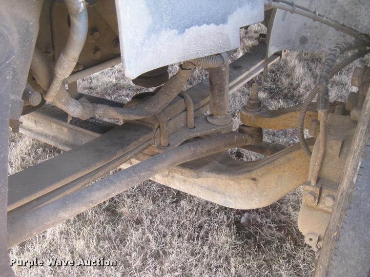 image for item L3943 2004 GMC C5500 flatbed truck