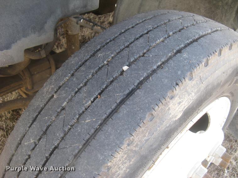 image for item L3943 2004 GMC C5500 flatbed truck