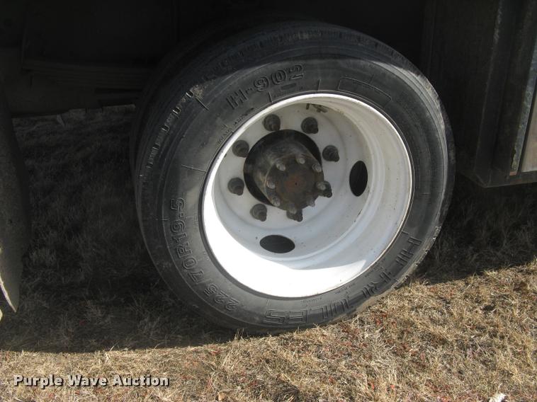 image for item L3943 2004 GMC C5500 flatbed truck