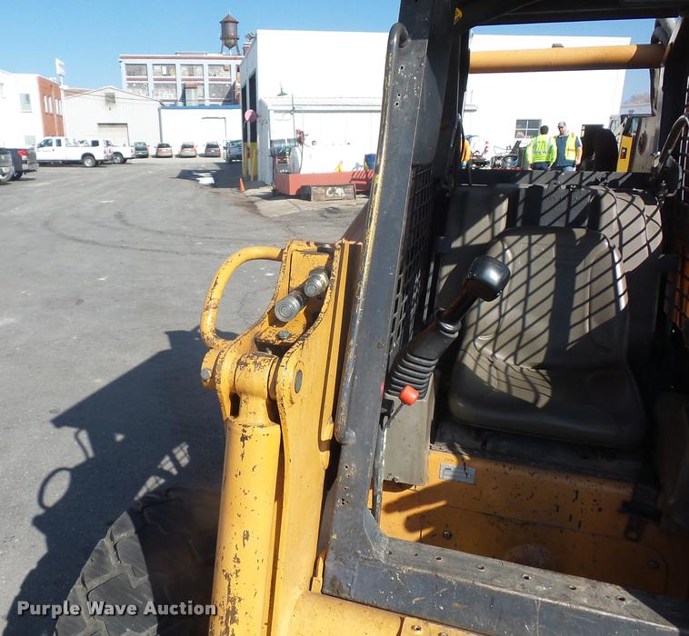 image for item L4593 2007 Case 465 skid steer
