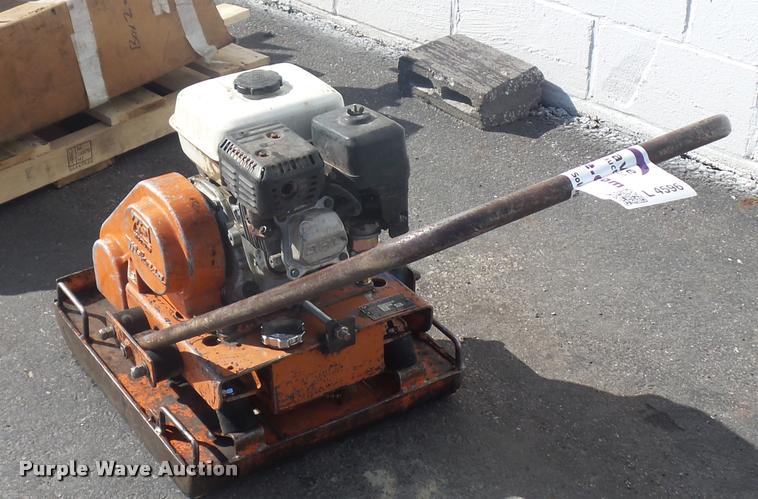 image for item L4596 Multi Quip MVC-90H plate compactor