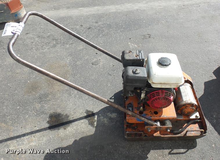 image for item L4596 Multi Quip MVC-90H plate compactor