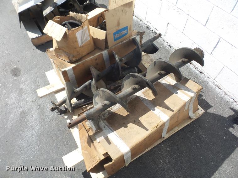 image for item L4598 LeeBoy 8515 paver parts