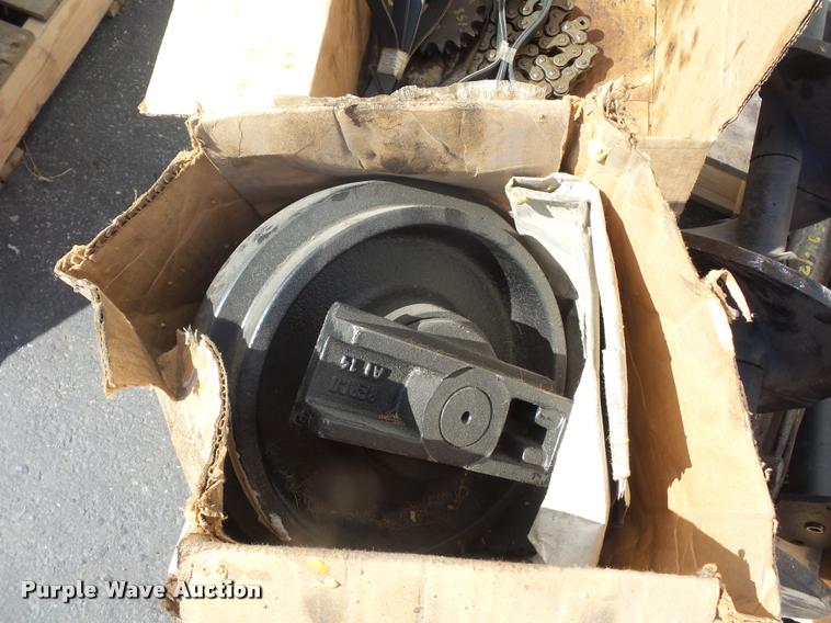 image for item L4598 LeeBoy 8515 paver parts