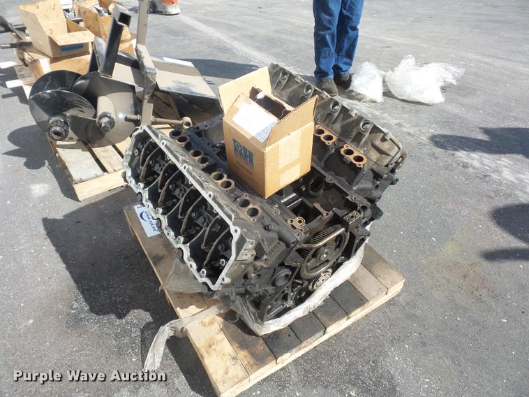 image for item L4599 6.0L V8 diesel engine