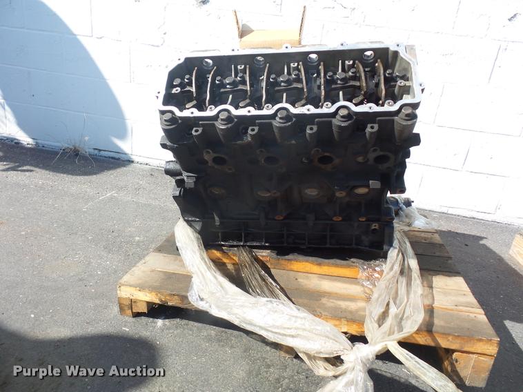 image for item L4599 6.0L V8 diesel engine