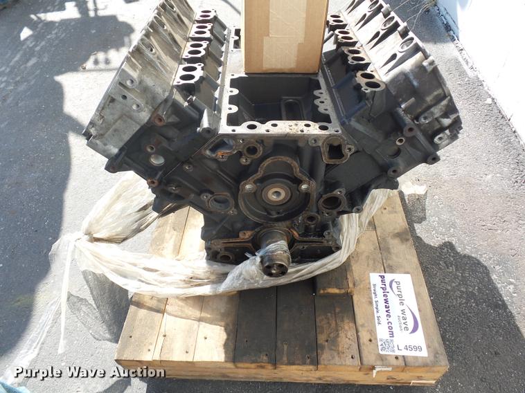 image for item L4599 6.0L V8 diesel engine