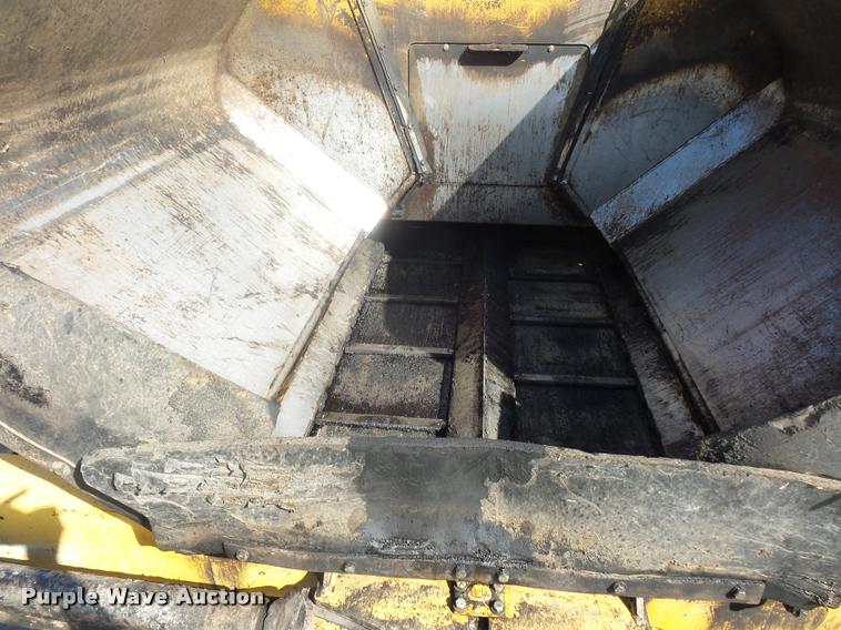 image for item L4600 2012 Weiler P-385 paver