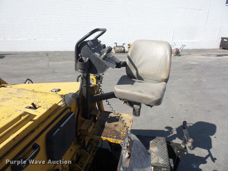 image for item L4600 2012 Weiler P-385 paver