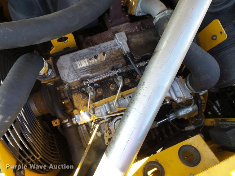 image for item L4600 2012 Weiler P-385 paver