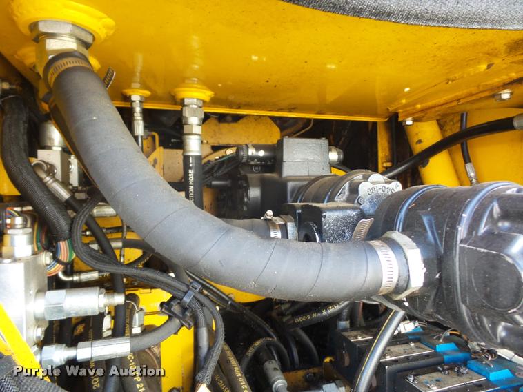 image for item L4600 2012 Weiler P-385 paver