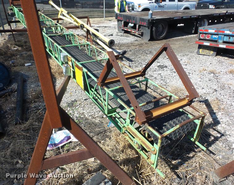 image for item L4606 E-Z Lift conveyor