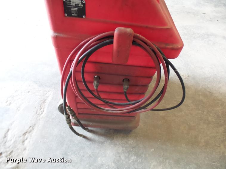 image for item L7245 Sun Motor Vac carbon cleaning system