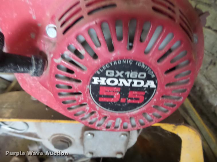 image for item V9032 Wacker power trowel