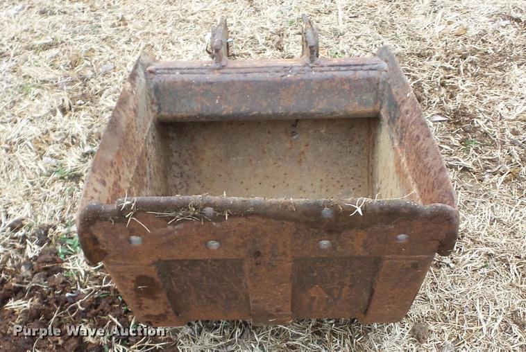 image for item X9777 Excavator bucket