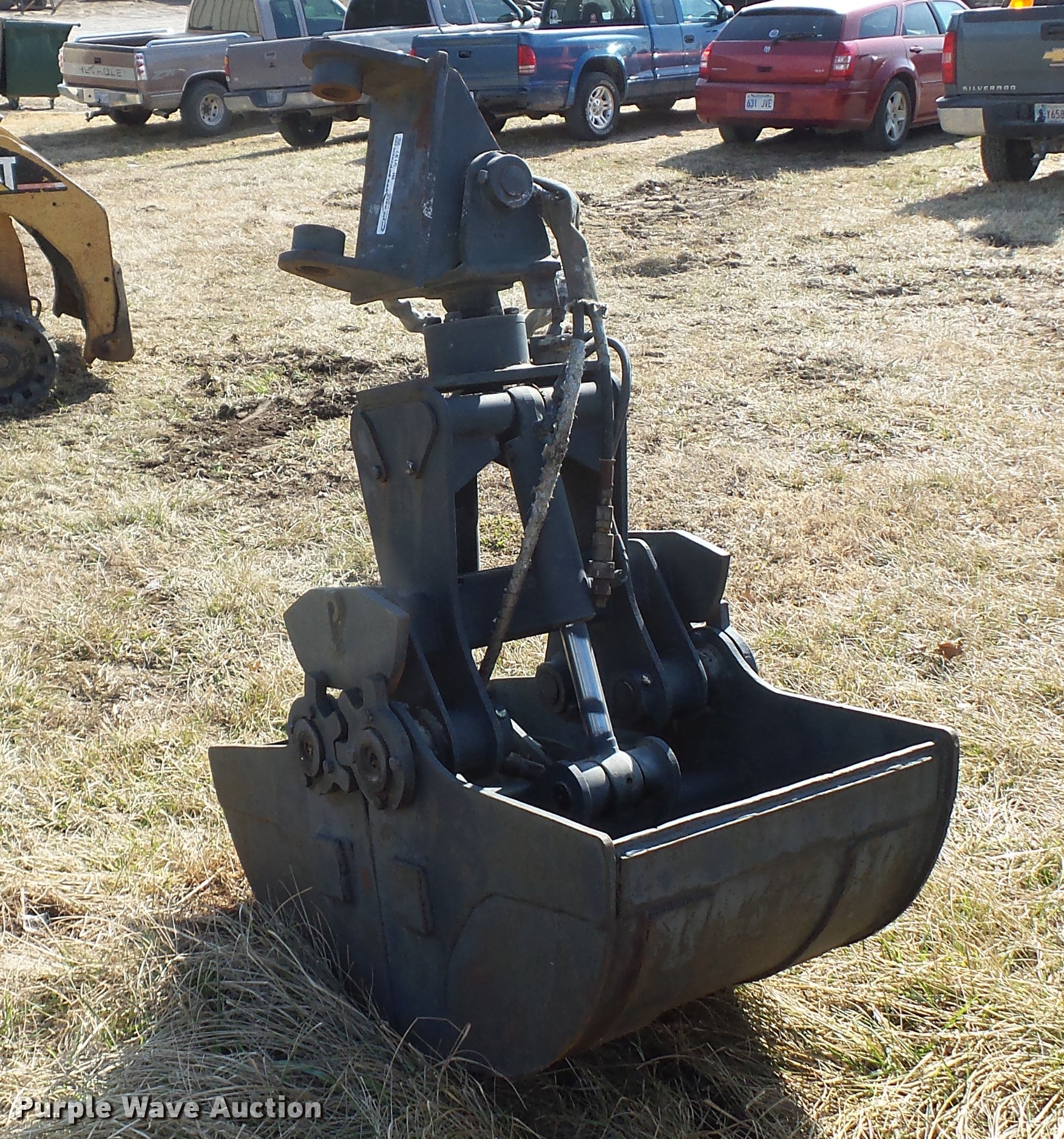 Pemberton clamshell bucket in Independence, KS Item BI9137 sold