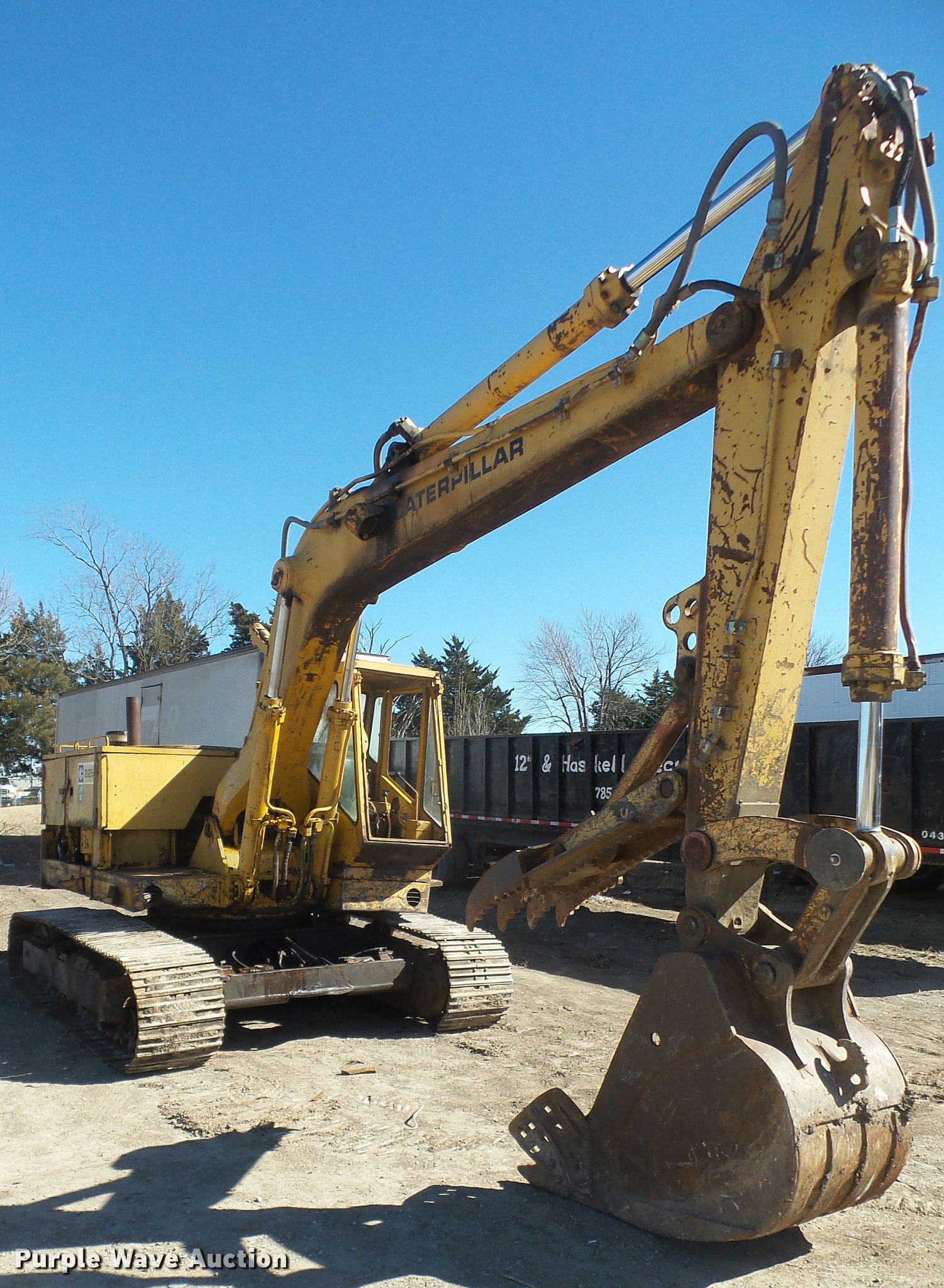 1973 Caterpillar 225 excavator in Ottawa, KS Item DB0694 sold