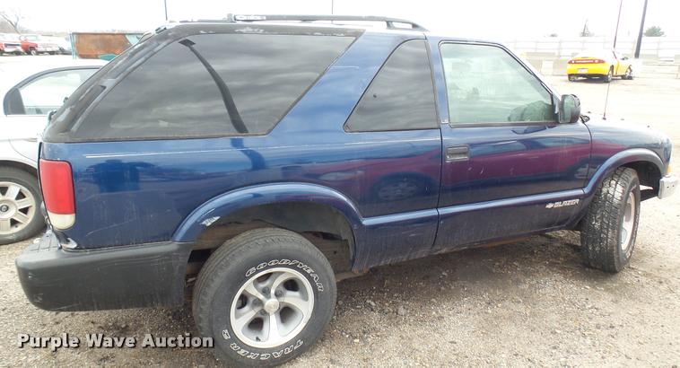 image for item DA0399 2000 Chevrolet Blazer SUV