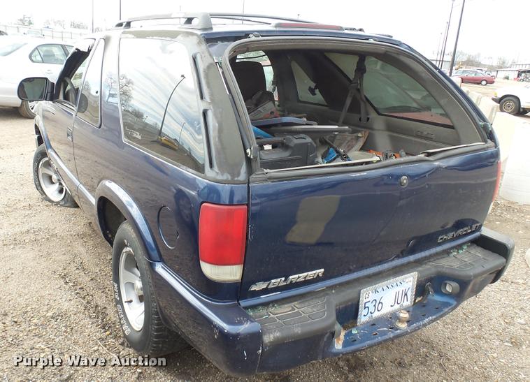 image for item DA0399 2000 Chevrolet Blazer SUV
