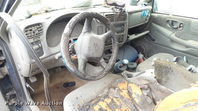 image for item DA0399 2000 Chevrolet Blazer SUV