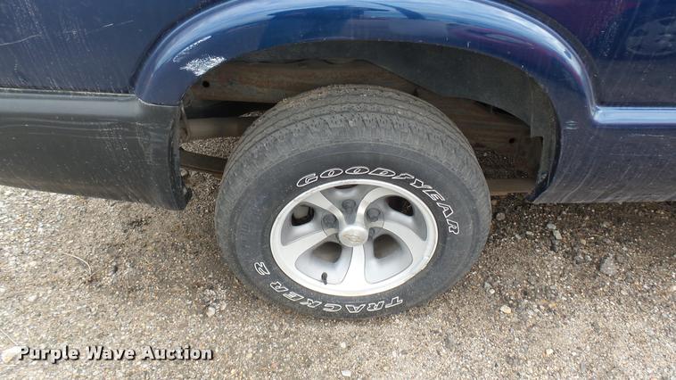 image for item DA0399 2000 Chevrolet Blazer SUV