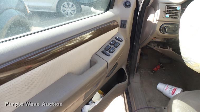 image for item DA0430 2003 Ford Explorer SUV