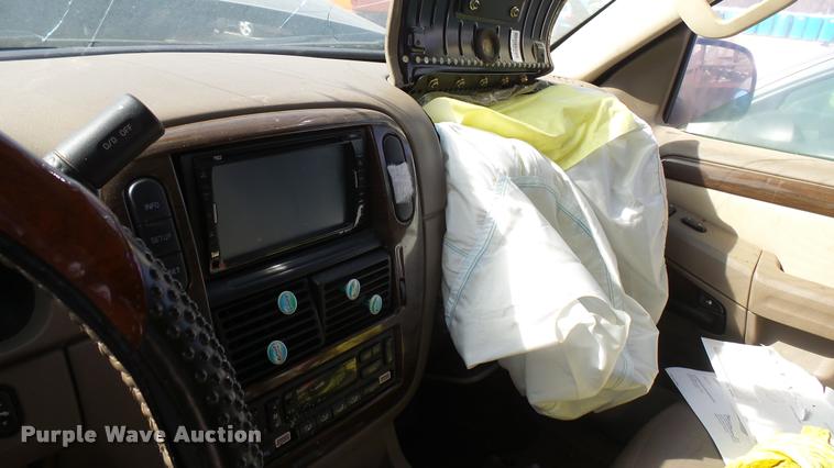 image for item DA0430 2003 Ford Explorer SUV