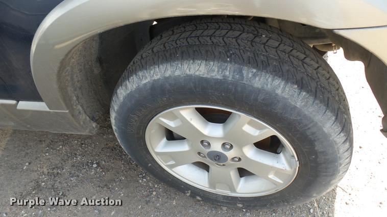 image for item DA0430 2003 Ford Explorer SUV