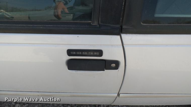 image for item DA0431 1994 Ford Thunderbird