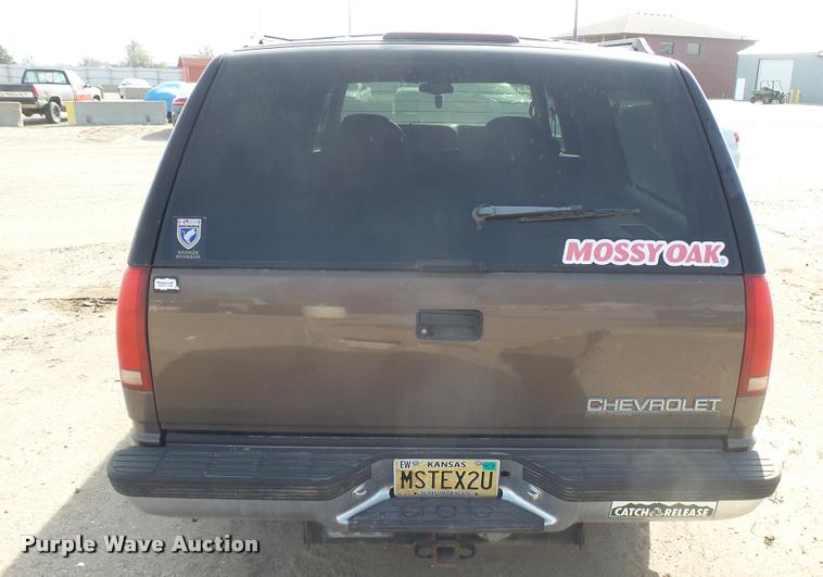 image for item DA0436 1997 Chevrolet Suburban K1500 SUV