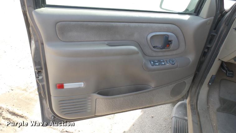 image for item DA0436 1997 Chevrolet Suburban K1500 SUV