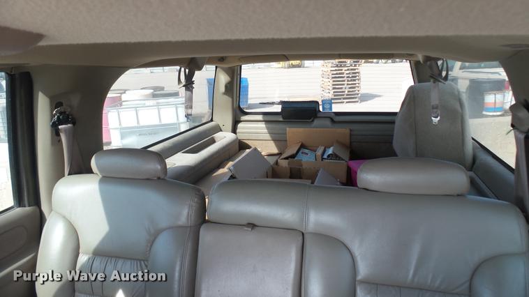 image for item DA0436 1997 Chevrolet Suburban K1500 SUV