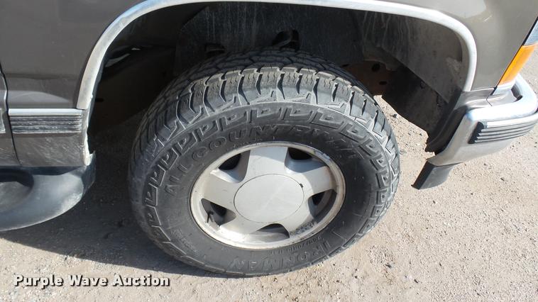 image for item DA0436 1997 Chevrolet Suburban K1500 SUV