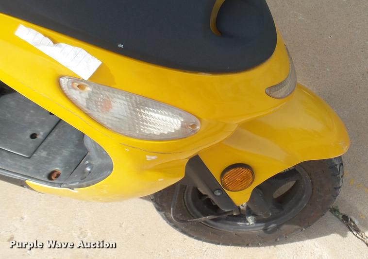 image for item DQ9962 2014 Bashan moped