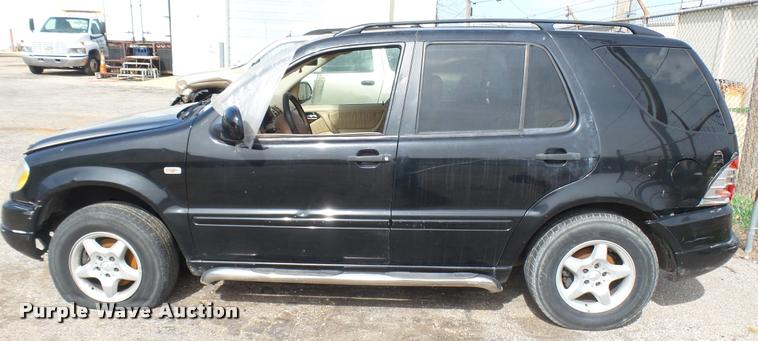 image for item DQ9964 2000 Mercedes Benz ML320 SUV