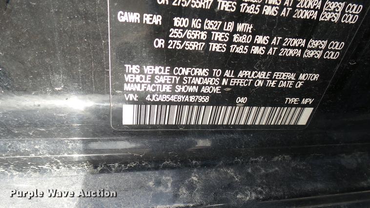 image for item DQ9964 2000 Mercedes Benz ML320 SUV