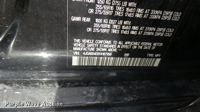 image for item DQ9964 2000 Mercedes Benz ML320 SUV