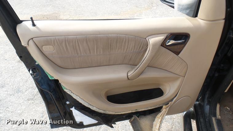 image for item DQ9964 2000 Mercedes Benz ML320 SUV