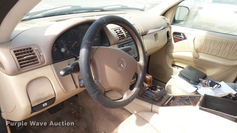 image for item DQ9964 2000 Mercedes Benz ML320 SUV