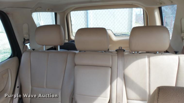 image for item DQ9964 2000 Mercedes Benz ML320 SUV