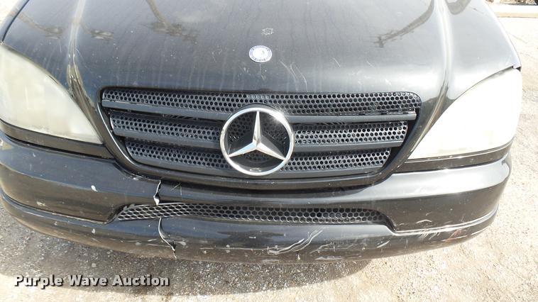 image for item DQ9964 2000 Mercedes Benz ML320 SUV